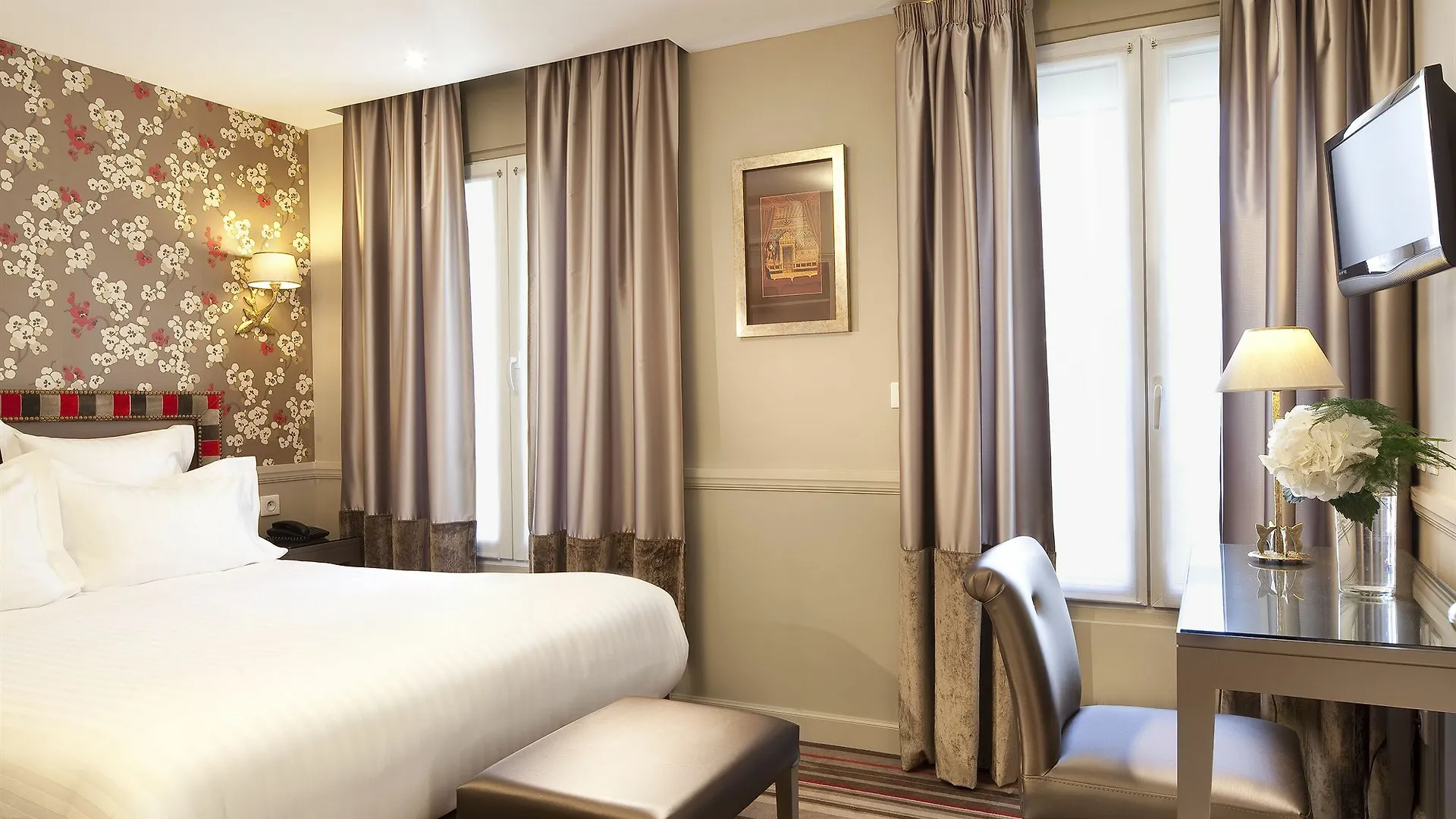 Hotel Des Comedies 3*
